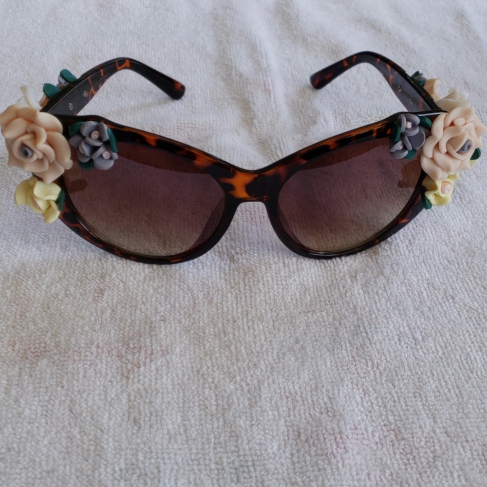 Flower Sunglasses - image 1